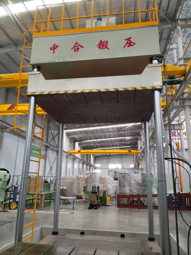 200吨移动工作台液压机.jpg 200吨移动工作台液压机.jpg