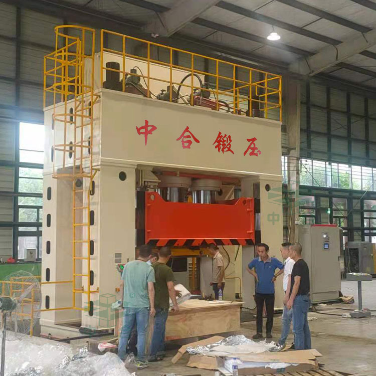 3000吨框架式液压机客户现场.jpg 3000吨框架式液压机客户现场.jpg