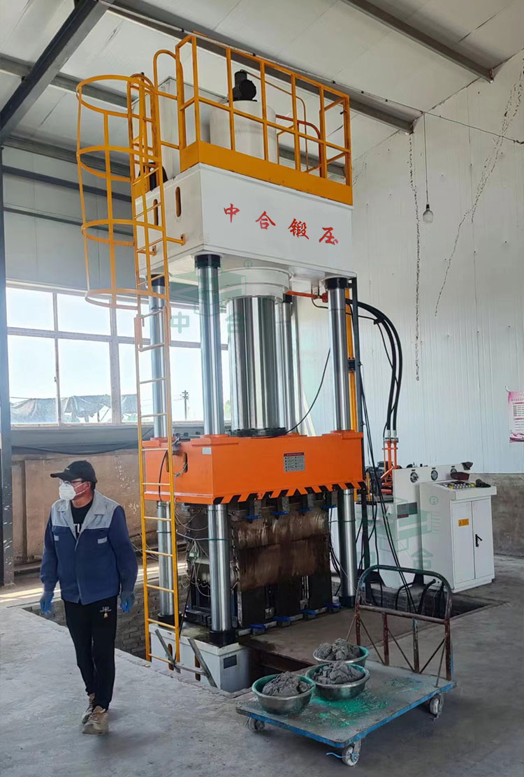 630吨U型复合树脂排水沟成型液压机.jpg 630吨U型复合树脂排水沟成型液压机.jpg