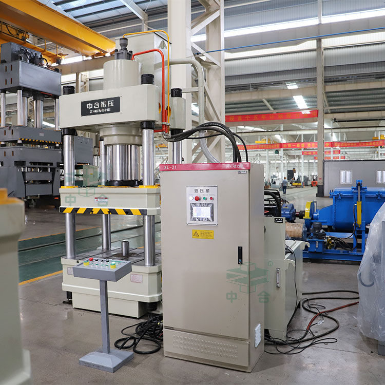 315吨三梁四柱液压机.jpg 315吨三梁四柱液压机.jpg