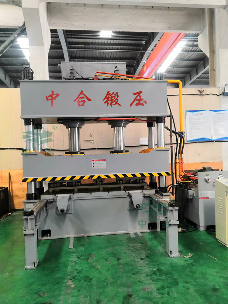 315吨铝型材冲孔液压机.jpg 315吨铝型材冲孔液压机.jpg