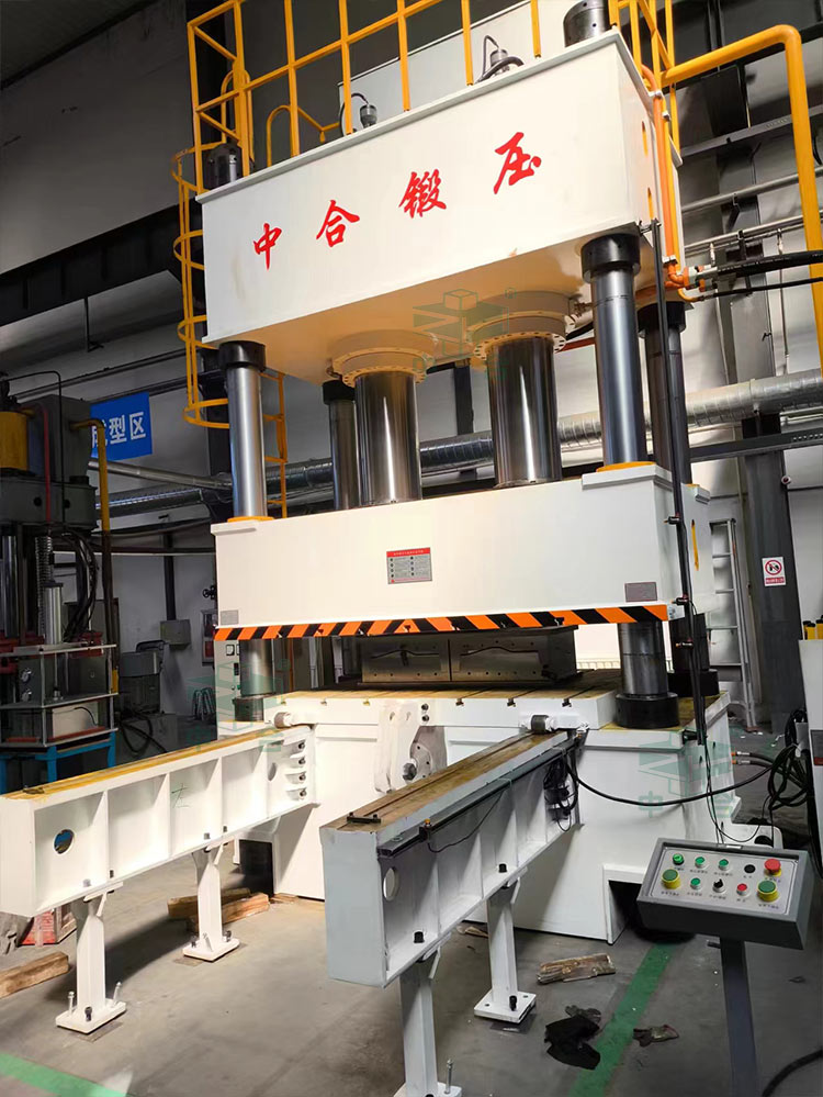 800吨复合材料成型液压机.jpg 800吨复合材料成型液压机.jpg