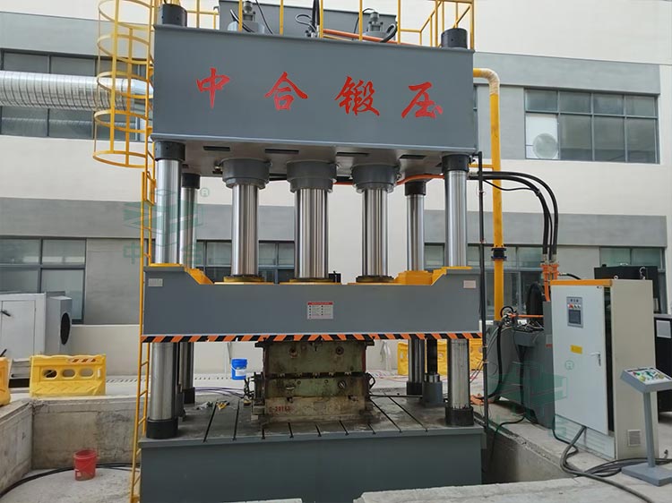 1000吨复合材料成型液压机.jpg 1000吨复合材料成型液压机.jpg