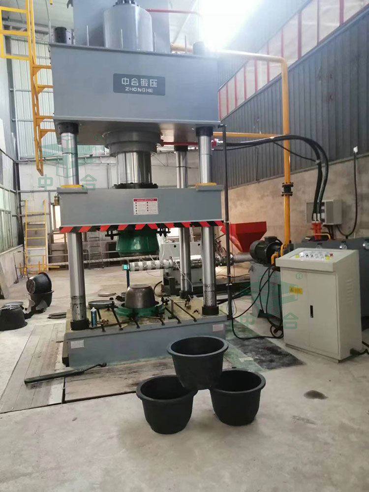 500吨复合材料液压机.jpg 500吨复合材料液压机.jpg