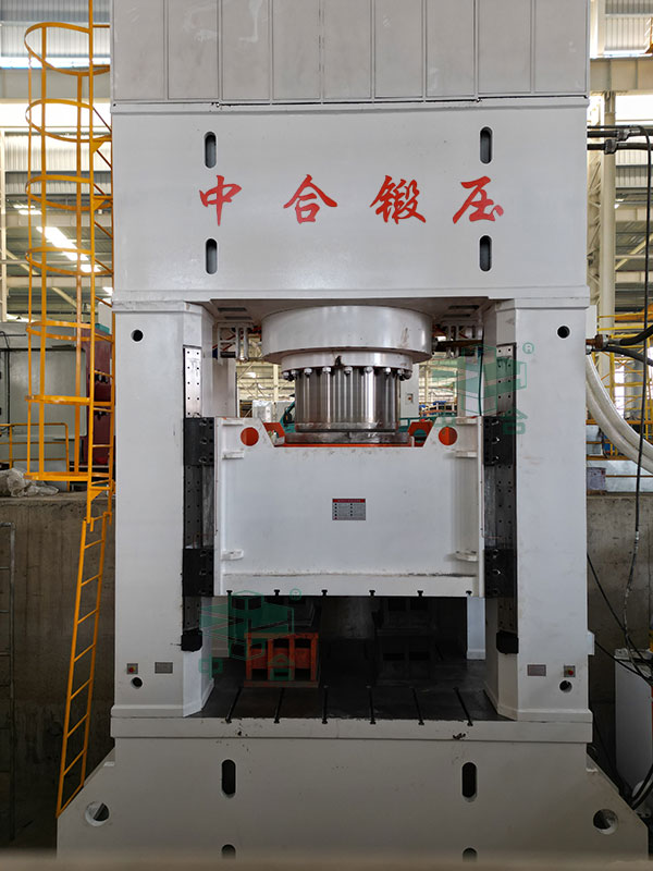 2500吨热模锻液压机.jpg 2500吨热模锻液压机.jpg