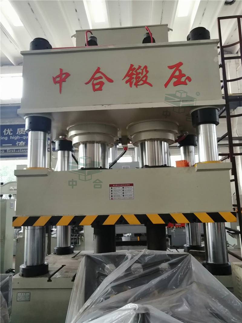 1000吨石墨烯薄膜热压设备-1000t四柱油压机(图2) 1000吨石墨烯薄膜热压设备-1000t四柱油压机(图2)