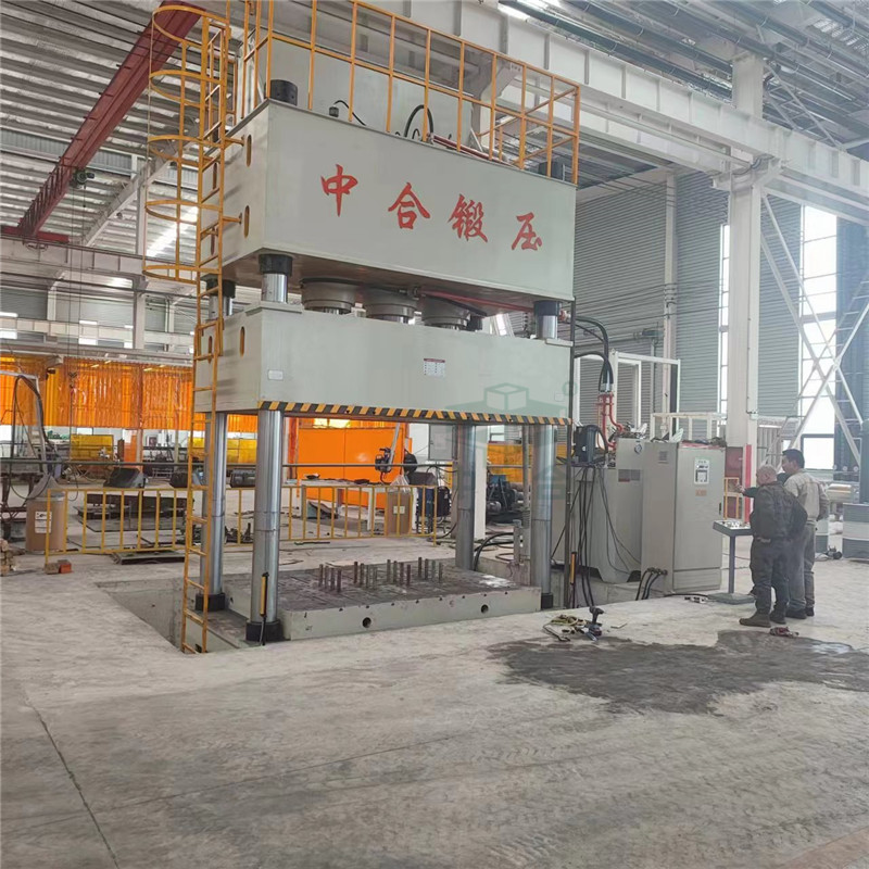 1000吨汽车零部件拉伸成型液压机客户现场调试(图1) 1000吨汽车零部件拉伸成型液压机客户现场调试(图1)