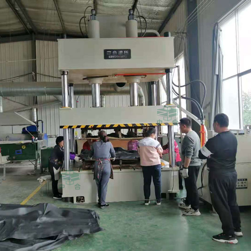 汽车内饰件液压机-200吨汽车装饰件生产设备(图1) 汽车内饰件液压机-200吨汽车装饰件生产设备(图1)